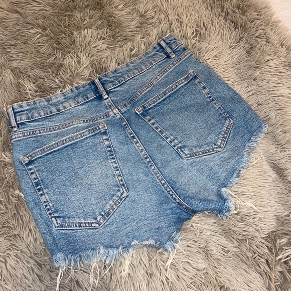 Zara Denim Shorts - Picture 3 of 3